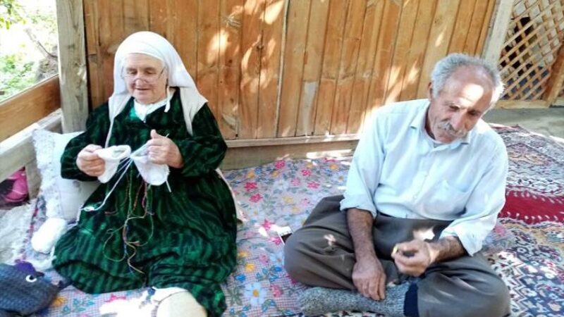 AKP’nin yaşlılara zulmü sürüyor: Cezaevinde baygınlık geçiren 80 yaşındaki Makbule Özer’in kolu kırıldı