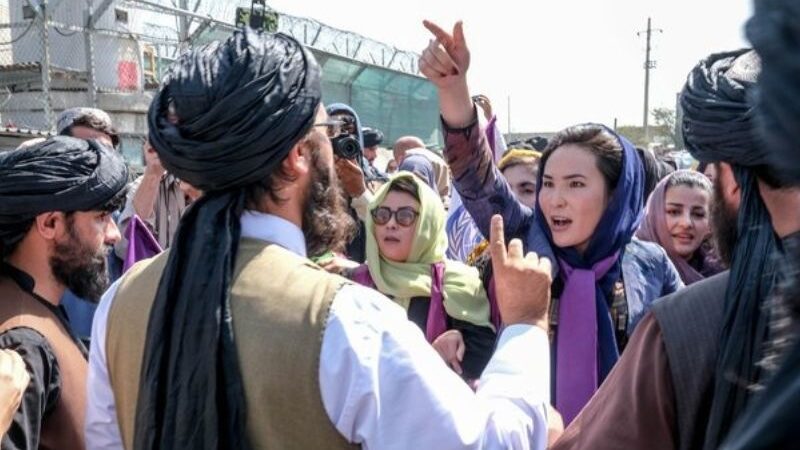 Afganistan’da kadınlar, Taliban iktidarının birinci yılında sokak eyleminde