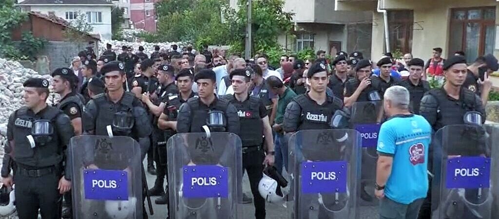 ‘Kentsel dönüşüm’e tepkili halk, AKP’li Cumhurbaşkanı’na: Buna ‘insan’ dedik, ‘Müslüman’ dedik, peşine gittik