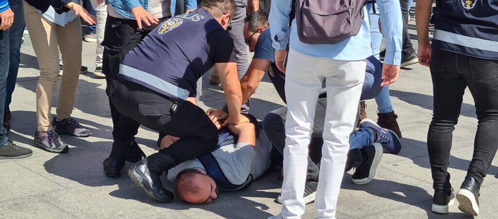 Cumartesi Anneleri davası: Gazeteci, avukat, parti temsilcileri gözaltında