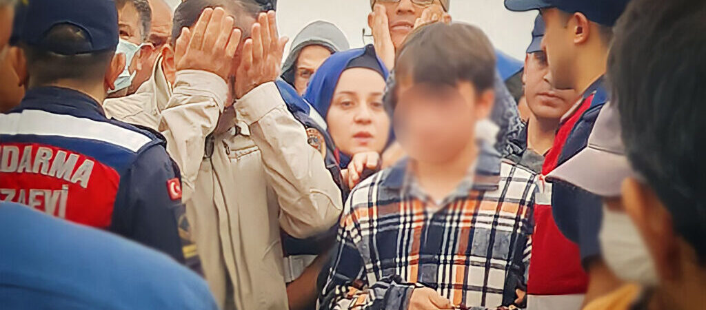 Galata Kulesi’nden bir çocuk attı kendini: Uyan oğlum, uyan Nahit Emre