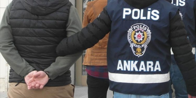 AKP+MHP’nin Sansürü yürürlükte: Gözaltı nedeni KHK’lılar mağdur diye “hashtag” yapmak