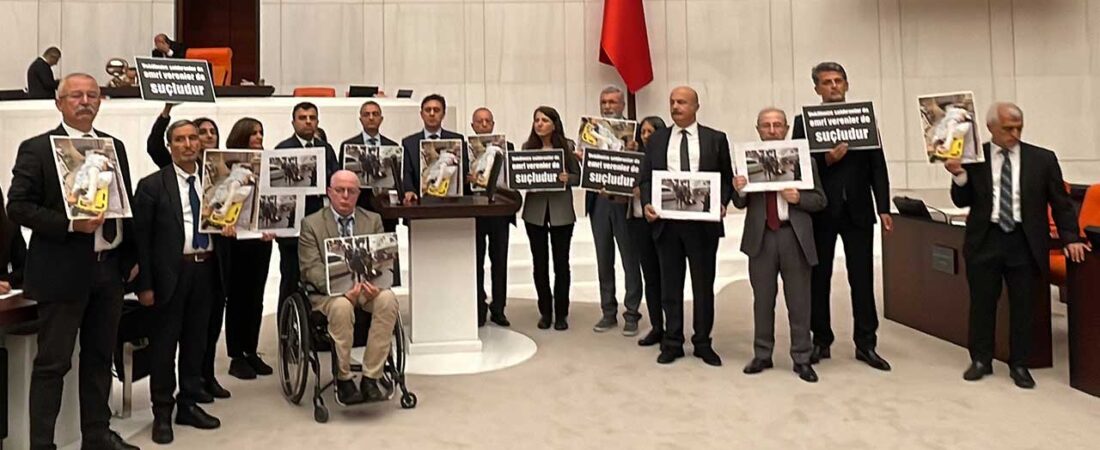 TBMM’de protesto:HDP’li vekiller Habip Eksik’in fotoğrafları ile kürsüye çıktı