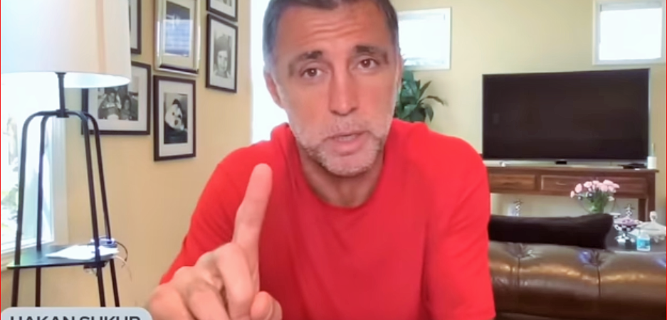 Milli Futbolcu @hakansukur’den Ümit Özdağ’a: Terörist darbeci ağababandır
