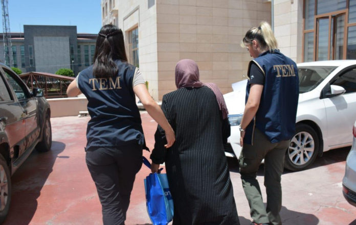 Cadı avının bilançosu belli oldu: Tutuklu yakınlarına yardım yaptığı gerekçesiyle 219 kişi tutuklandı