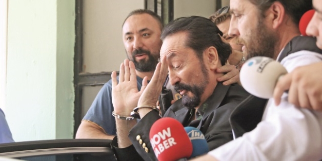 Adnan Oktar’a 891 yıl hapis cezası verildi