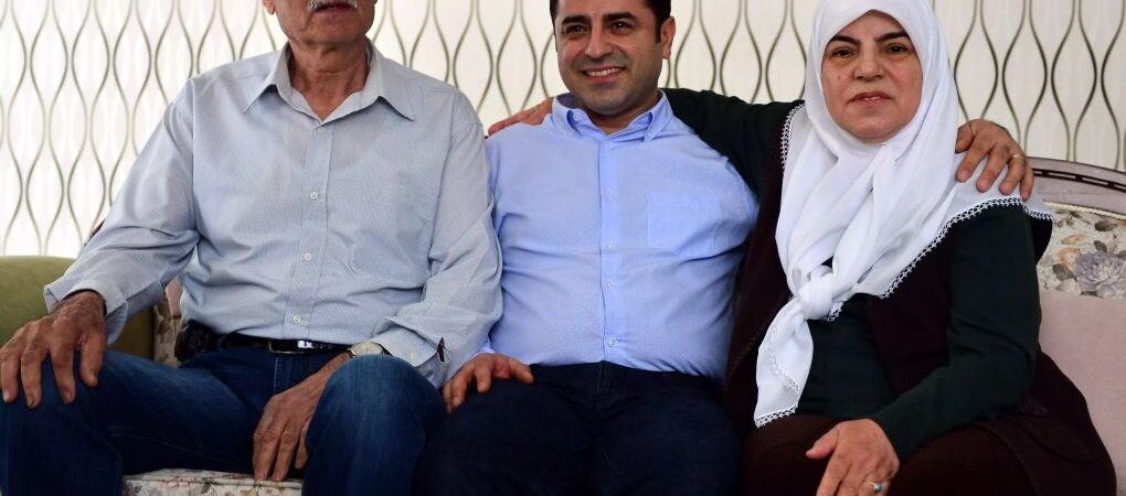 Demirtaş’ın Edirne’den Diyarbakır’a getirilişi ailesinden ve avukatlarından gizlenmiş