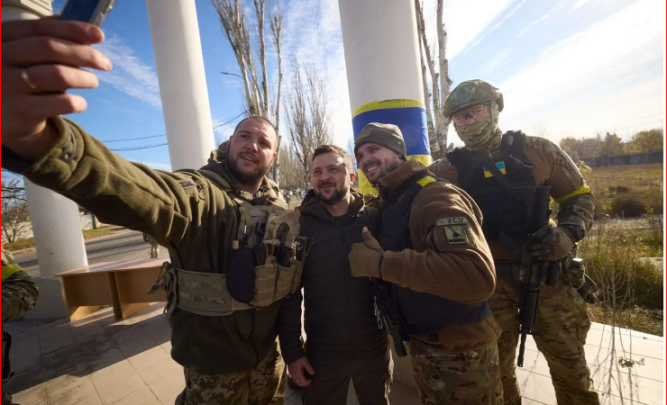 Ukrayna lideri Zelenskiy, Rusya’nın işgalden çekildiği Herson’da