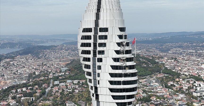 Hasar gören Çamlıca Kulesi ziyarete kapatıldı
