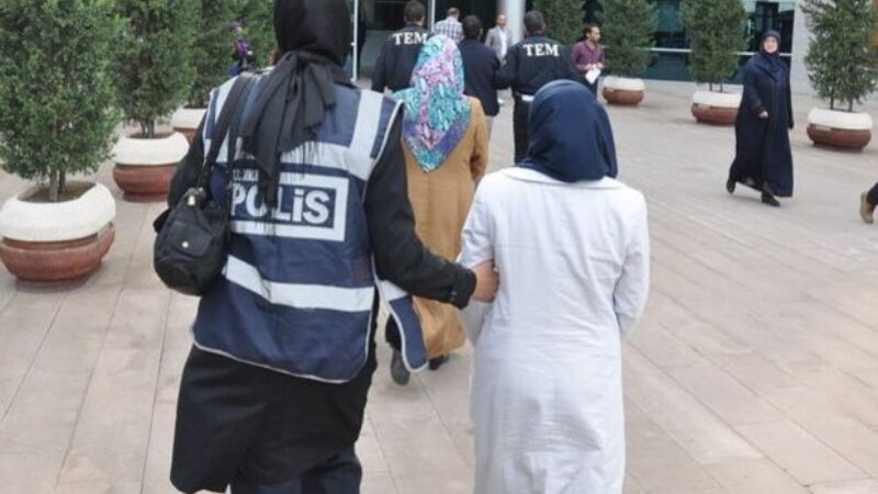 İstanbul merkezli 8 ilde öğretmen ve doktorlara operasyon: 22 gözaltı