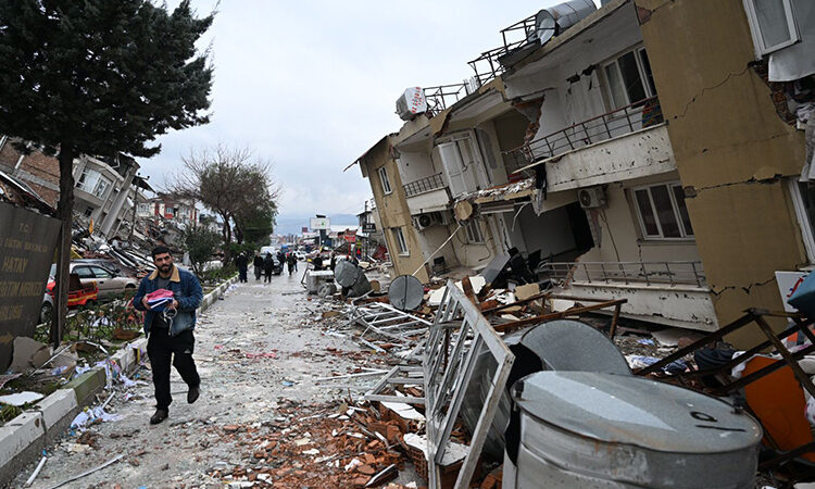 Felaketin boyutları artıyor: Depremlerde en az 1 milyon 50 bin kişi evsiz kaldı