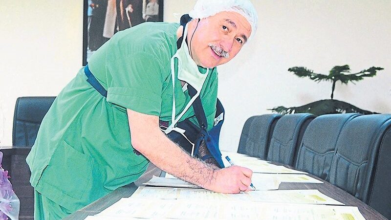Tutuklanan eski rektör Prof. Hoşcoşkun’a suçlama: Niye Şifa Hastanesi’nde ameliyat yaptın!