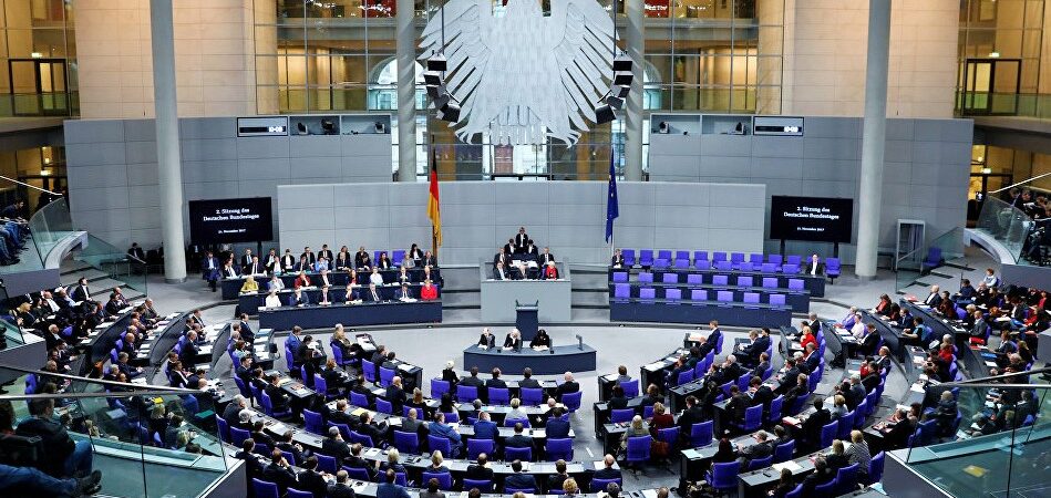 Alman parlamentosu yeni göç yasasını onayladı