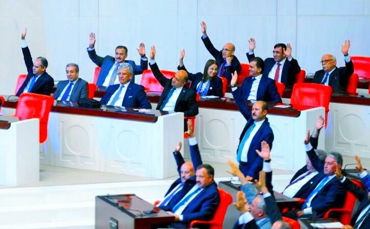 AKP, Meclis’in darbeyi araştırmasını neden istemiyor?