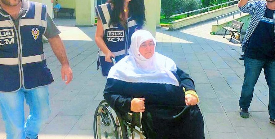 Türkiye’de ‘cemaat’ paranoyası 7’den 70′ devam ediyor