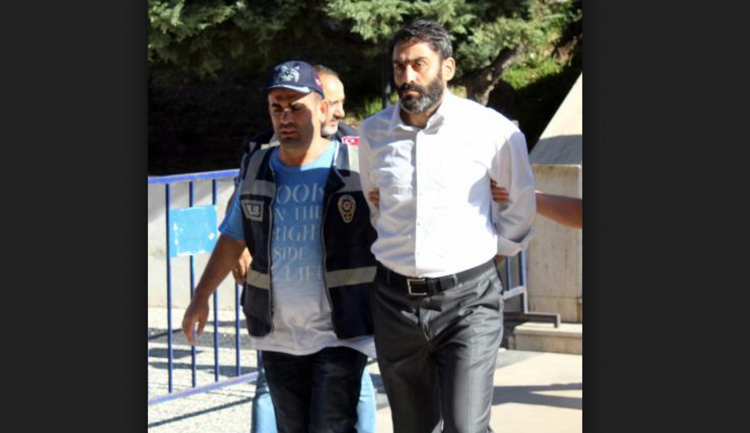 Avustralya’lı koşucu Sean Wroe’un madalyalarını çaldılar