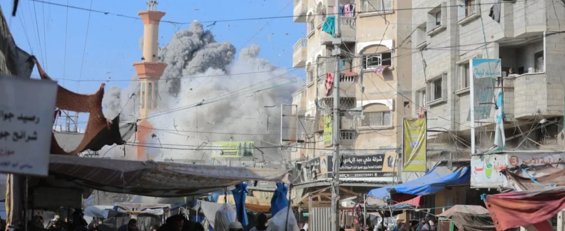 İsrail terörü: Gazze’deki Ferac Camisi bombalandı