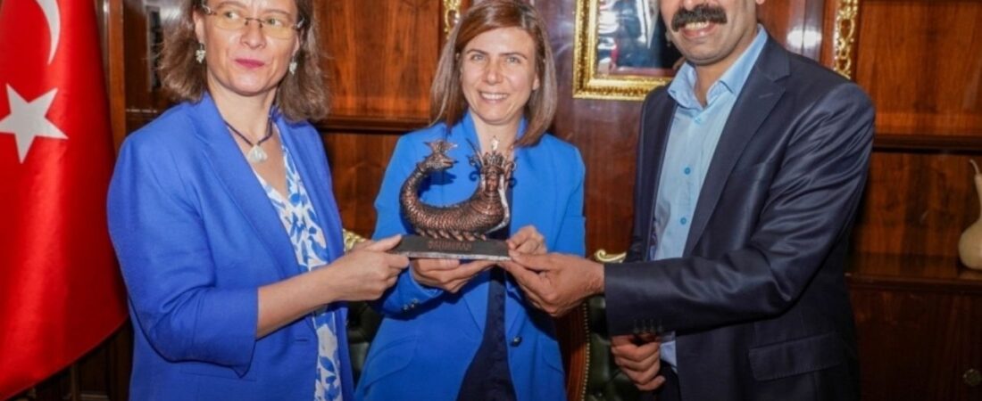 Fransa’nın Ankara Büyükelçisi İsabelle Dumont’den DEM Diyarbakır Büyükşehir Belediyesine ziyaret