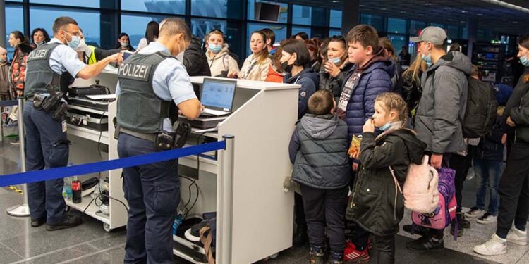 Ülkeden kaçış AB verilerine de yansıdı: Türkiye,  sığınma başvurusu yapılan ülkelerin başında geliyor