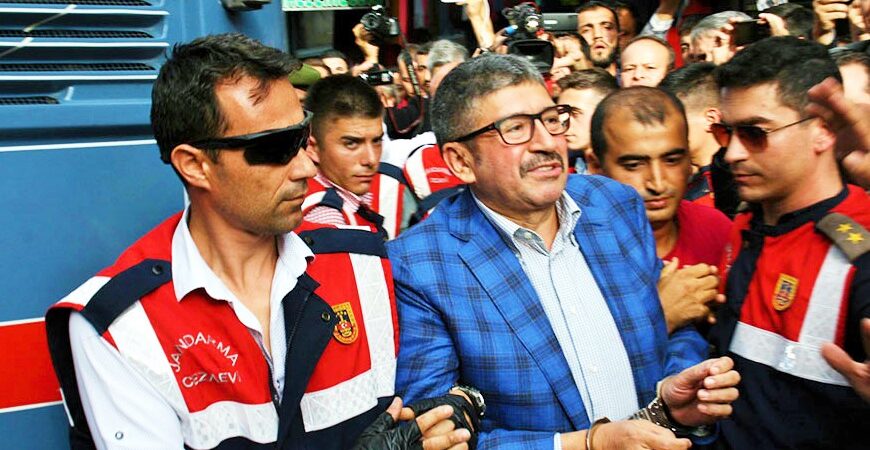 Cenazede kelepçe zulmü: Boydak kardeşlerin, annelerinin cenazesini taşımalarına izin vermedi