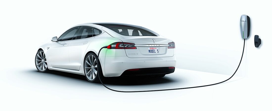 Tesla artık sürücüsüz araba üretecek