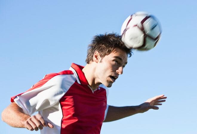 Futbolda kafa vuruşu ‘hafızayı olumsuz etkiliyor’