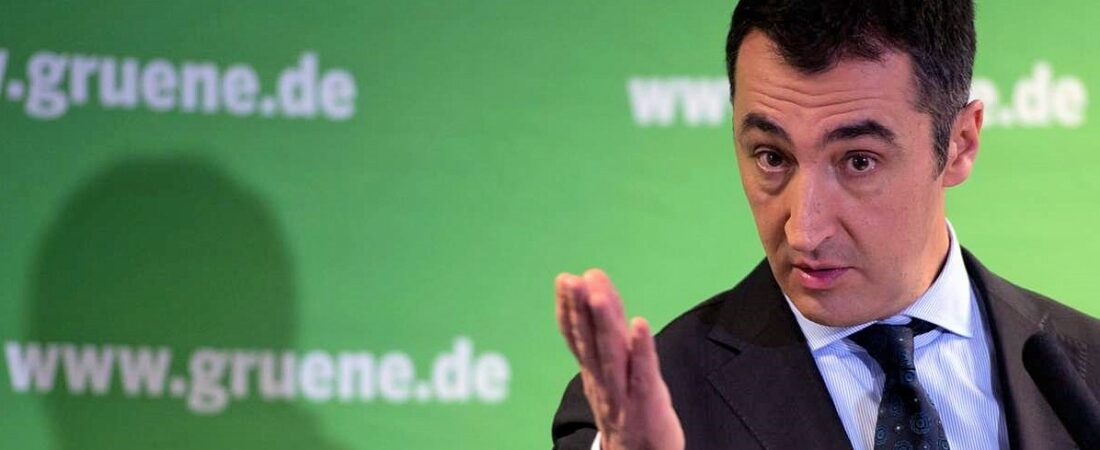 Cem Özdemir: Türkiye’de ikinci darbe yaşanıyor