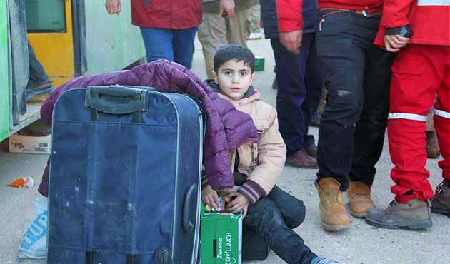 Halep’ten çıkan 3 konvoy daha İdlib’e ulaştı