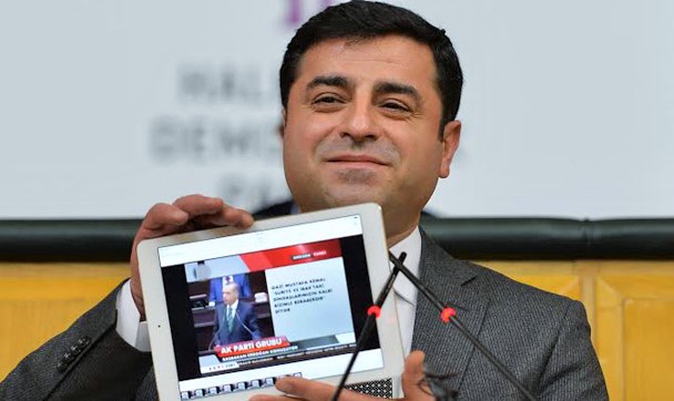 Demirtaş: Büyükelçiye suikast düzenleyen polis, Davutoğlu döneminde alındı!