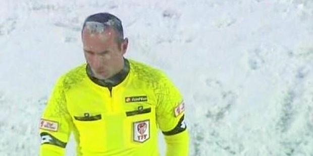 Soğuk havalar, Hakemin saçlarını dondurdu