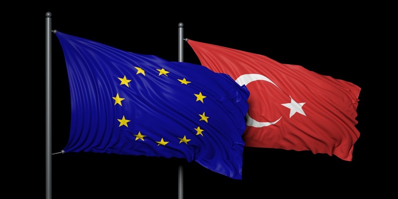 AB: Gazetecilerin mallarına el konulması vahim