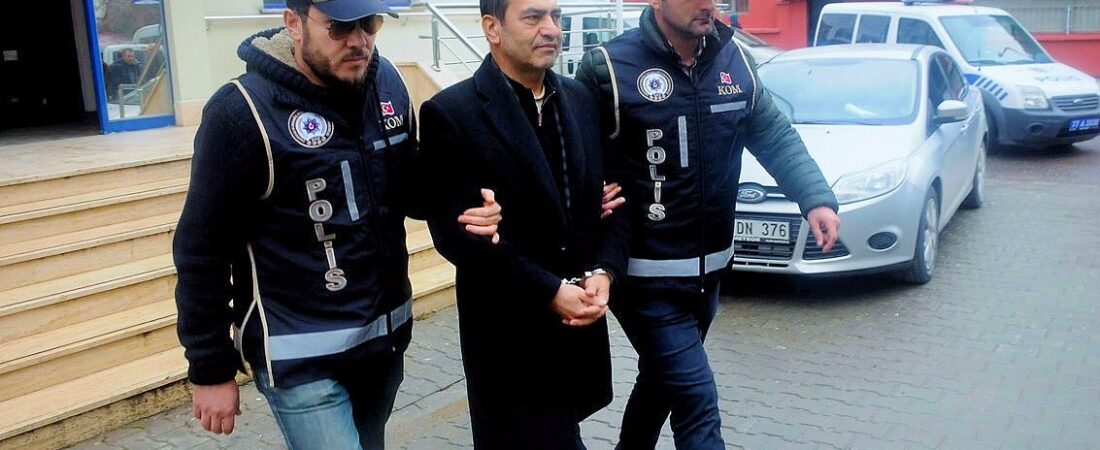 Gazeteci Ünal Tanık, cadı avı kapsamında gözaltına alındı