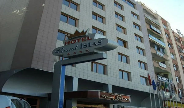 AKP’li iş adamına ait: Grand İsias otelinin enkazından çıkarılan ölü sayısı 60’ı aştı