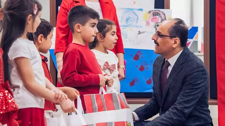 Üniversitelerin kariyer günlerinde ajan arayışı: MİT, öğrencilerden acele etmelerini istedi