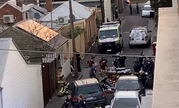 Polis, Melbourne ‘de kendisini araçla duvara sıkıştıran kişiyi öldürdü