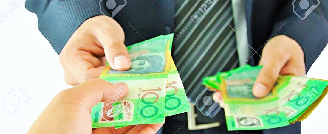 Uşak’ta Avustralya doları vaadiyle,100 bin lira dolandırıldı