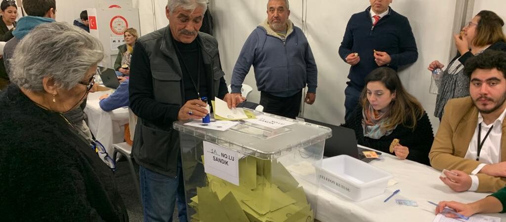 Yurt dışında oy kullanan seçmen sayısı 1 milyonu aştı