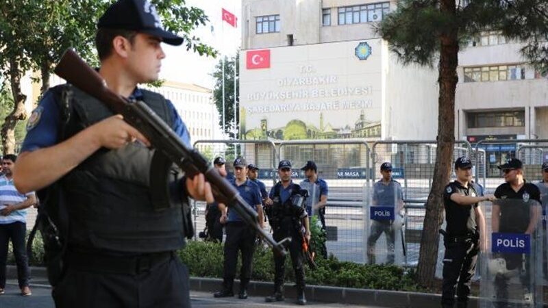 Kayyım yönetimi Diyarbakır’a 2,5 milyar lira borç bıraktı: 1 haftada 411 milyon TL ödeme yapılmış
