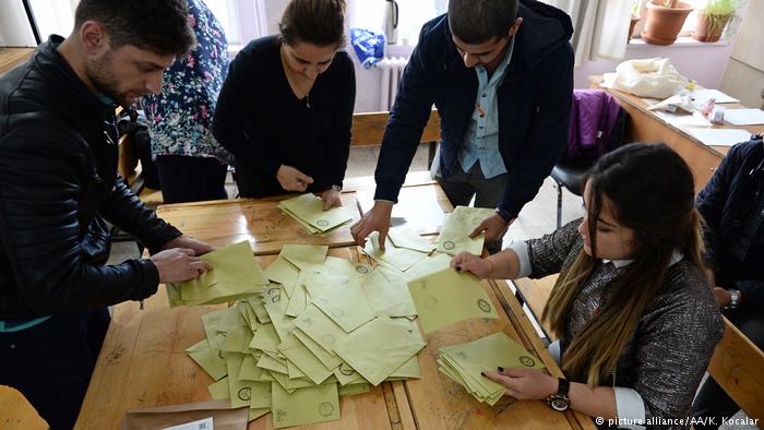 Yurt dışında kullanılan 1,8 milyon oy tasnif ediliyor