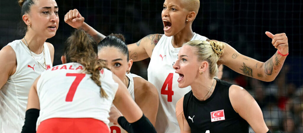 A Milli Kadın Voleybol Takımı yarı finalde: Çin’i saf dışı bıraktı