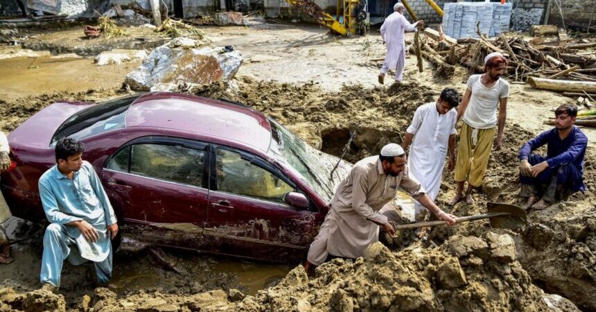 Pakistan’da sel felaketi: ölü sayısı 330’a yükseldi