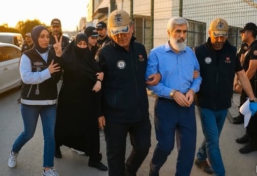 Hücreye attılar kinleri dinmedi: Alparslan Kuytul’un emekli maaşı bloke edildi