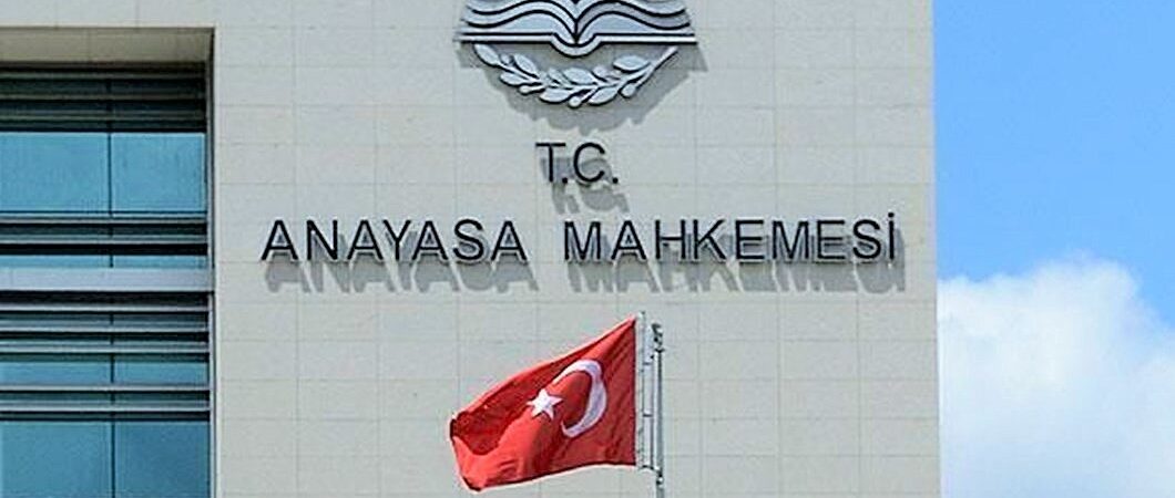 AYM’den ‘çift maaş’ kararı: Alamazlar