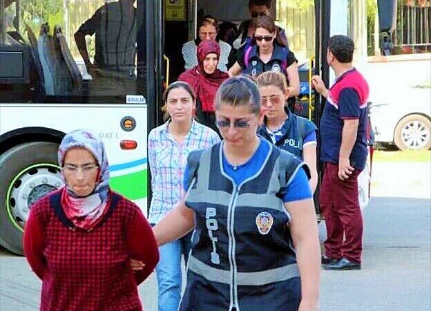 Kürtler ve Hizmet Hareketi’ne yönelik hukuksuzluk sınırları aştı