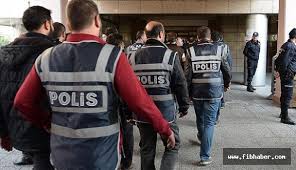 İzmir’de ihraç polislere operasyon: 30 gözaltı
