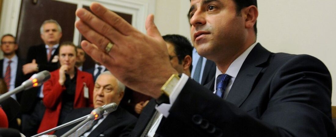 Demirtaş’a ‘onur kırıcı’ üst arama dayatması: Görüşlere çıkmama kararı aldı