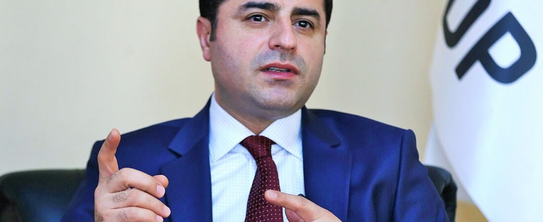 Demirtaş’tan altılı masaya: Bir araya geleceğiz, ya içeride ya da dışarıda