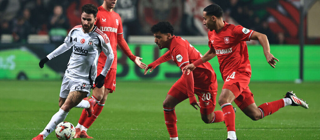 Beşiktaş elendi, Galatasaray ve Fenerbahçe play-off oynayacak