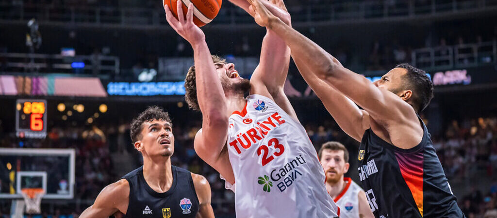 A Milli Basketbol Takımı, Avrupa Şampiyonası finalinde Avrupa ikincisi oldu