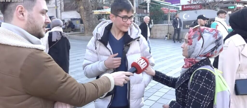 Sokak röportajında ‘Gençliğimi bitirdiler, hayattan ümidim kalmadı’ diye çocuğun annesi: Sen şu anda kendini yaktın